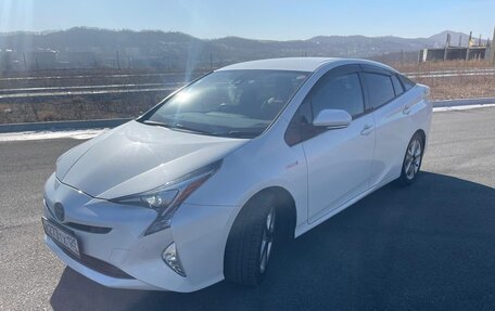 Toyota Prius IV XW50, 2016 год, 1 900 000 рублей, 31 фотография