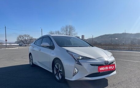 Toyota Prius IV XW50, 2016 год, 1 900 000 рублей, 25 фотография