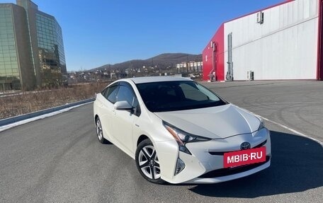 Toyota Prius IV XW50, 2016 год, 1 900 000 рублей, 29 фотография