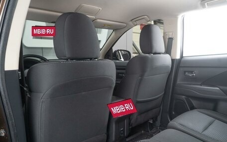 Mitsubishi Outlander III рестайлинг 3, 2022 год, 3 149 000 рублей, 11 фотография