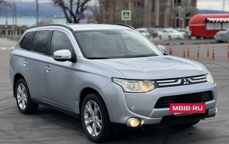 Mitsubishi Outlander III рестайлинг 3, 2012 год, 1 515 000 рублей, 3 фотография