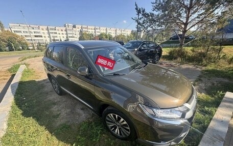 Mitsubishi Outlander III рестайлинг 3, 2020 год, 2 200 000 рублей, 4 фотография