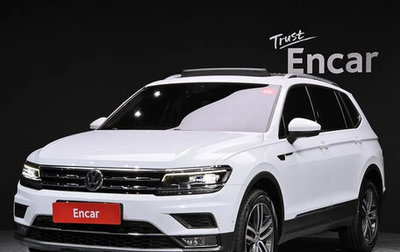 Volkswagen Tiguan II, 2020 год, 2 700 000 рублей, 1 фотография