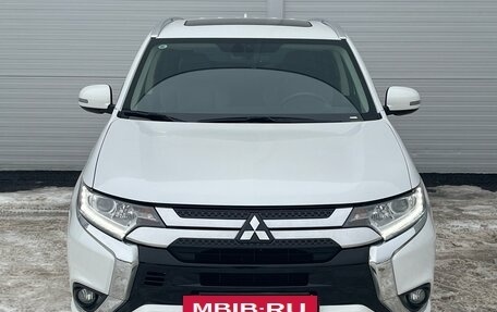 Mitsubishi Outlander III рестайлинг 3, 2022 год, 2 700 000 рублей, 2 фотография