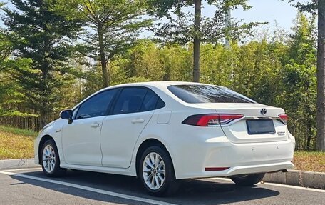 Toyota Corolla, 2021 год, 1 990 000 рублей, 5 фотография