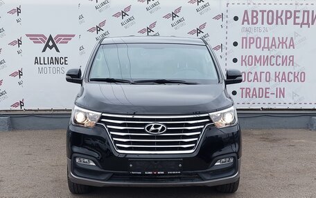 Hyundai Grand Starex Grand Starex I рестайлинг 2, 2018 год, 3 650 000 рублей, 2 фотография