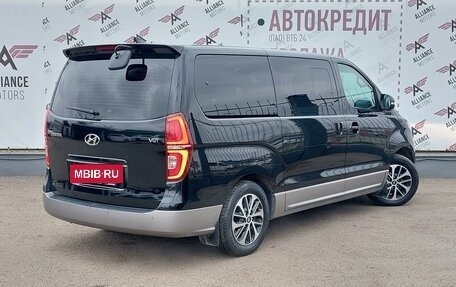 Hyundai Grand Starex Grand Starex I рестайлинг 2, 2018 год, 3 650 000 рублей, 7 фотография