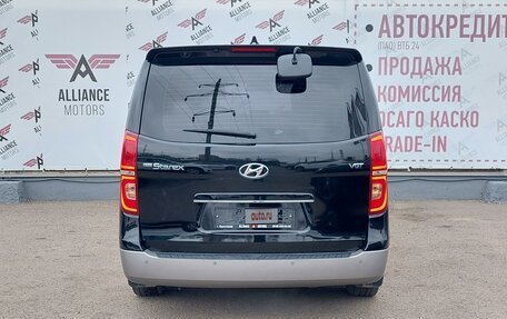 Hyundai Grand Starex Grand Starex I рестайлинг 2, 2018 год, 3 650 000 рублей, 8 фотография