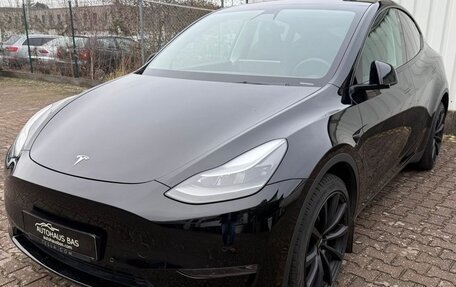 Tesla Model Y I, 2022 год, 5 725 000 рублей, 2 фотография