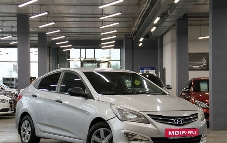 Hyundai Solaris II рестайлинг, 2016 год, 1 000 000 рублей, 3 фотография