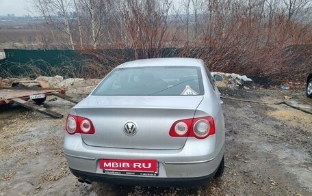 Volkswagen Passat B6, 2005 год, 735 000 рублей, 3 фотография