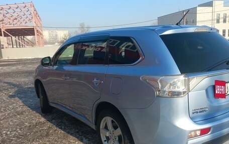 Mitsubishi Outlander III рестайлинг 3, 2013 год, 1 850 000 рублей, 6 фотография