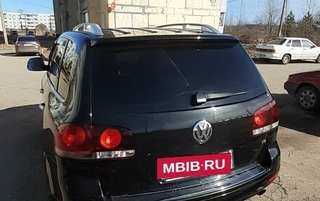 Volkswagen Touareg III, 2010 год, 1 850 000 рублей, 2 фотография