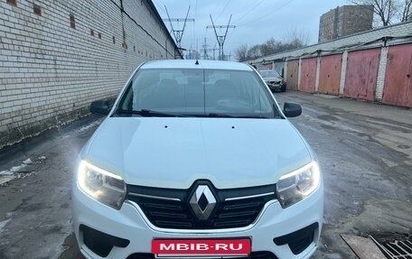 Renault Logan II, 2018 год, 585 000 рублей, 3 фотография