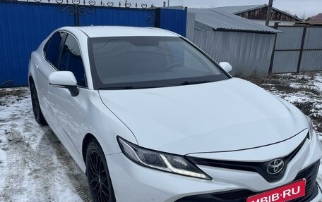 Toyota Camry, 2018 год, 2 990 000 рублей, 1 фотография