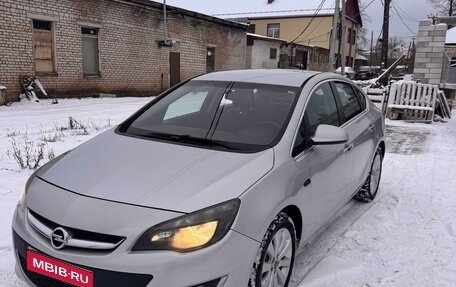 Opel Astra J, 2014 год, 770 000 рублей, 1 фотография