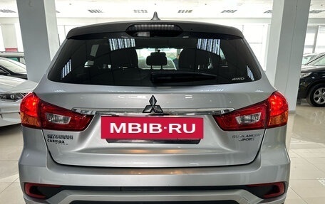 Mitsubishi Outlander III рестайлинг 3, 2017 год, 1 650 000 рублей, 5 фотография