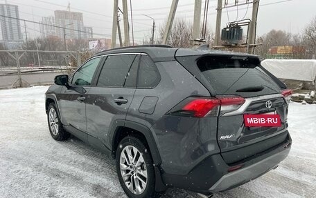 Toyota RAV4, 2020 год, 2 985 000 рублей, 4 фотография