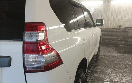 Toyota Land Cruiser Prado 150 рестайлинг 2, 2015 год, 3 950 000 рублей, 6 фотография