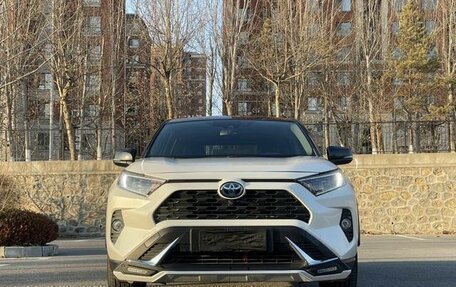 Toyota RAV4, 2020 год, 2 662 000 рублей, 2 фотография