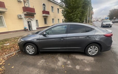 Hyundai Elantra VI рестайлинг, 2016 год, 1 470 000 рублей, 2 фотография