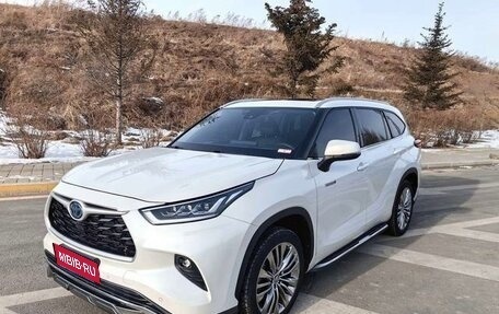 Toyota Highlander, 2022 год, 3 999 000 рублей, 1 фотография