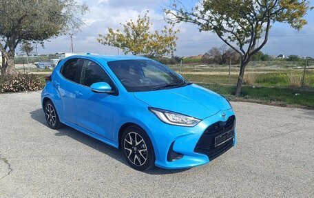 Toyota Yaris, 2021 год, 1 100 000 рублей, 1 фотография