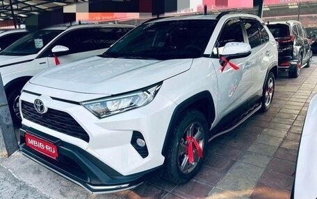 Toyota RAV4, 2022 год, 3 035 000 рублей, 1 фотография