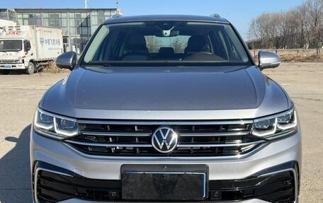 Volkswagen Tiguan II, 2021 год, 3 146 000 рублей, 2 фотография