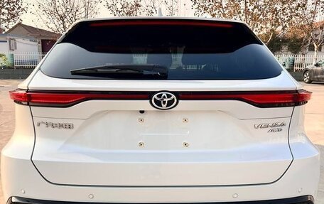 Toyota Venza, 2022 год, 2 753 000 рублей, 3 фотография