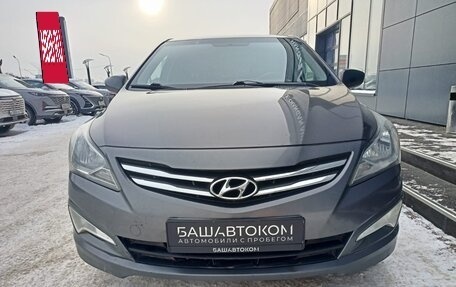 Hyundai Solaris II рестайлинг, 2015 год, 745 000 рублей, 2 фотография