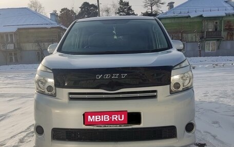 Toyota Voxy II, 2008 год, 1 550 000 рублей, 1 фотография