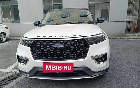 Ford Explorer VI, 2021 год, 3 650 000 рублей, 2 фотография