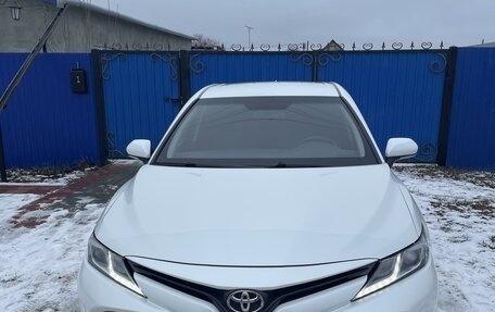 Toyota Camry, 2018 год, 2 990 000 рублей, 3 фотография