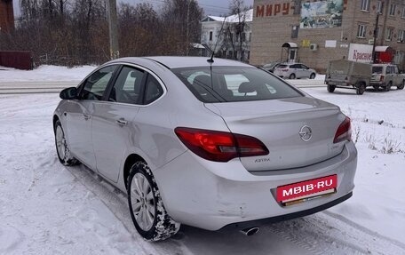 Opel Astra J, 2014 год, 770 000 рублей, 3 фотография