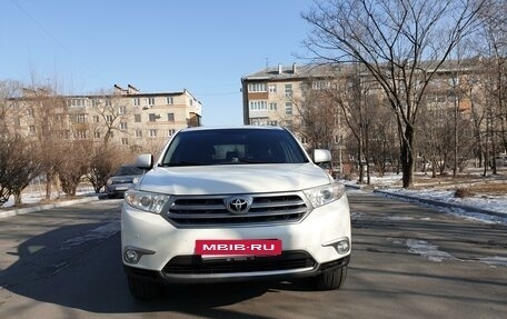 Toyota Highlander III, 2013 год, 2 550 000 рублей, 2 фотография