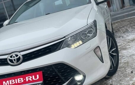 Toyota Camry, 2017 год, 2 385 000 рублей, 3 фотография