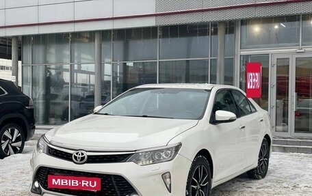 Toyota Camry, 2017 год, 2 385 000 рублей, 2 фотография