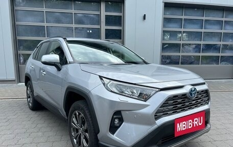 Toyota RAV4, 2024 год, 5 170 000 рублей, 3 фотография