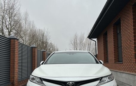 Toyota Camry, 2019 год, 3 080 000 рублей, 1 фотография