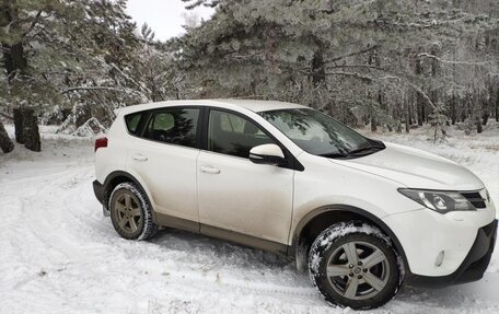 Toyota RAV4, 2015 год, 2 000 000 рублей, 3 фотография