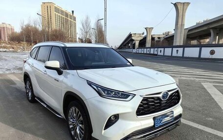 Toyota Highlander, 2022 год, 3 999 000 рублей, 3 фотография