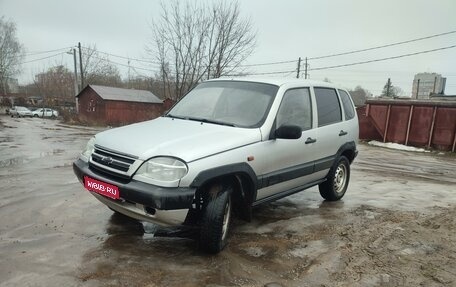 Chevrolet Niva I рестайлинг, 2004 год, 230 000 рублей, 1 фотография