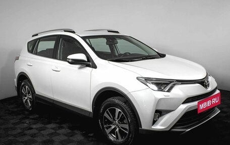 Toyota RAV4, 2018 год, 2 650 000 рублей, 3 фотография