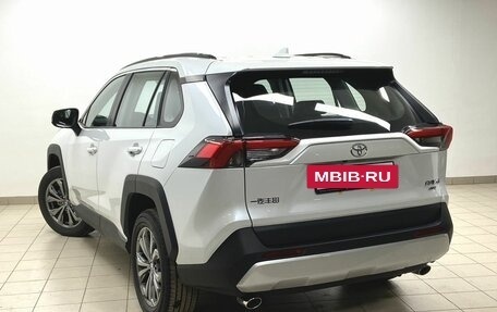 Toyota RAV4, 2024 год, 4 750 000 рублей, 6 фотография