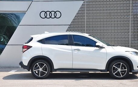 Honda Vezel, 2020 год, 1 700 000 рублей, 4 фотография