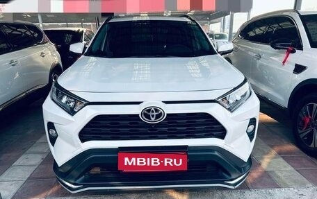 Toyota RAV4, 2022 год, 3 035 000 рублей, 2 фотография