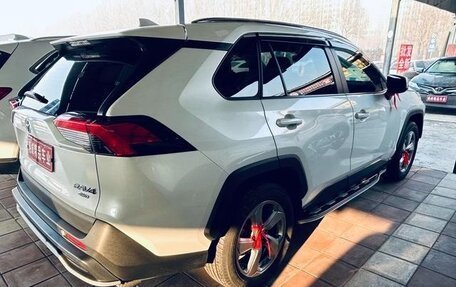 Toyota RAV4, 2022 год, 3 035 000 рублей, 5 фотография