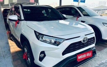 Toyota RAV4, 2022 год, 3 035 000 рублей, 3 фотография