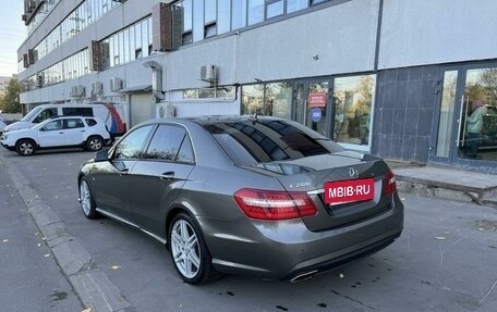 Mercedes-Benz E-Класс, 2011 год, 1 500 000 рублей, 2 фотография